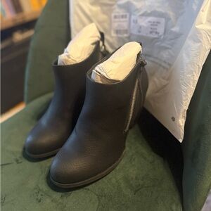Torrid Black Zip Ankle Boots